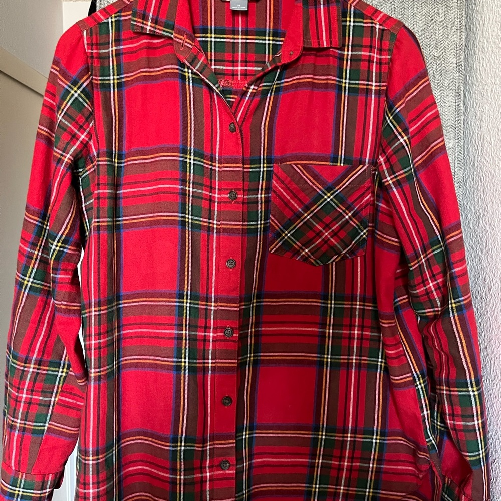 Old navy plaid flannel shirt
